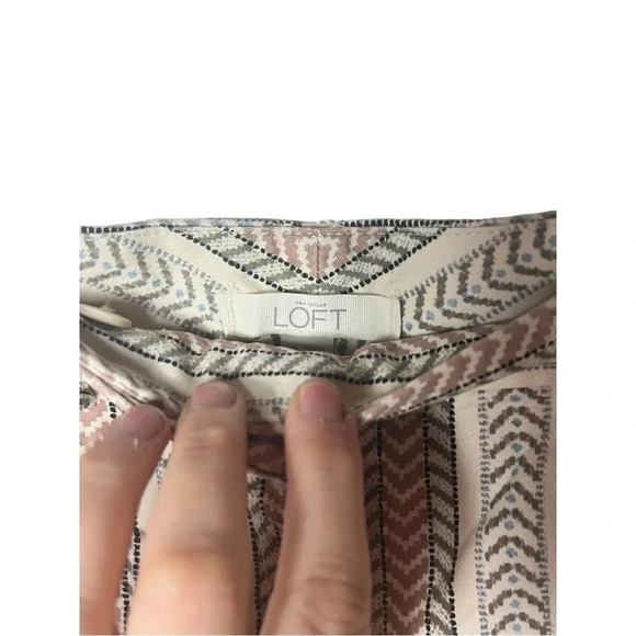 1755. LOFT LINES/CHEVRON PATTERN 100% COTTON SHORTS SIZE 0 CREAM/BROWN/GREEN - Picture 4 of 7